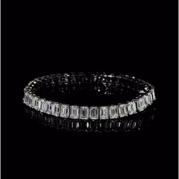 22.74ct Emerald-Cut Diamond Bracelet | 14K White Gold | VVS Clarity